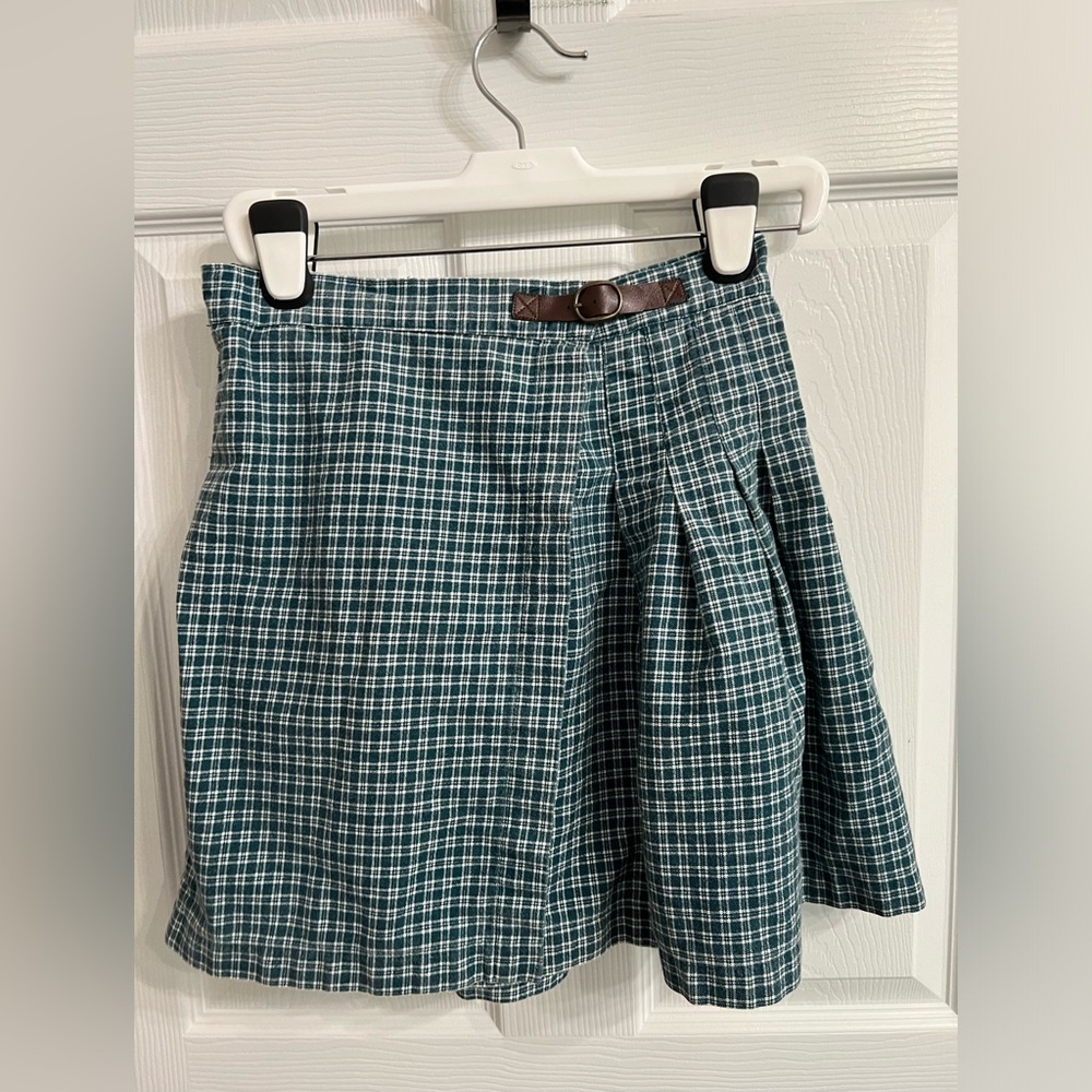 Vintage white stag plaid mini skirt size girls 16
Women’s small